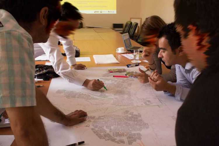 Quienes somos y que&nbsp;hacemos?